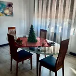 Lapilli Holidays דירה *