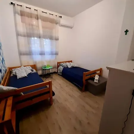 Lapilli Holidays Lägenhet *