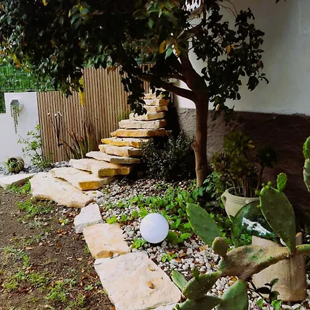 Lapilli Holidays Apartment San Giovanni La Punta